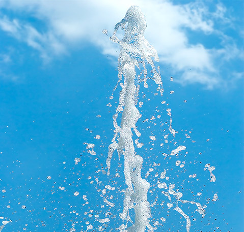 Chorro de agua en cielo
